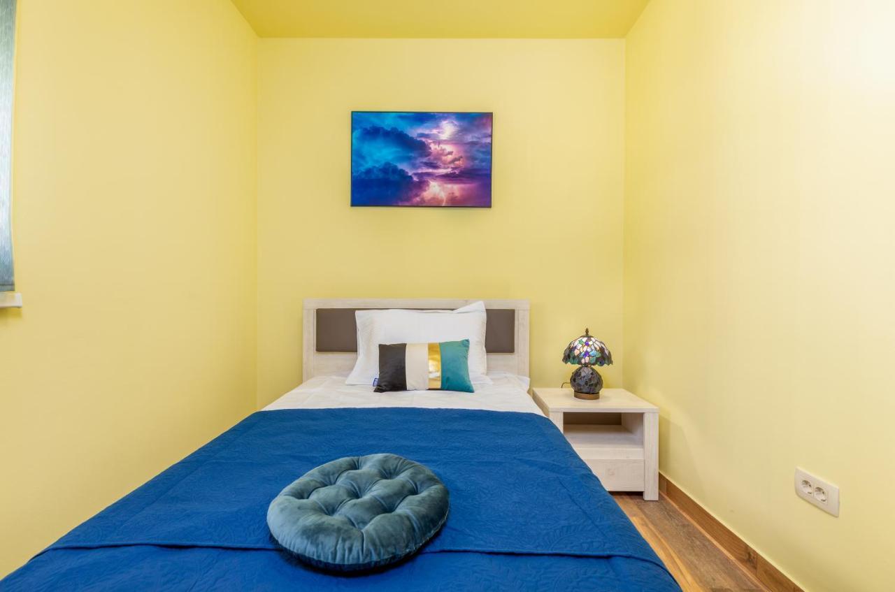 Apartmani Monte Pula Ngoại thất bức ảnh