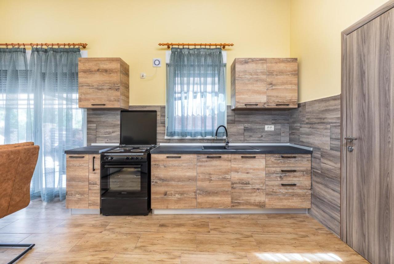 Apartmani Monte Pula Ngoại thất bức ảnh